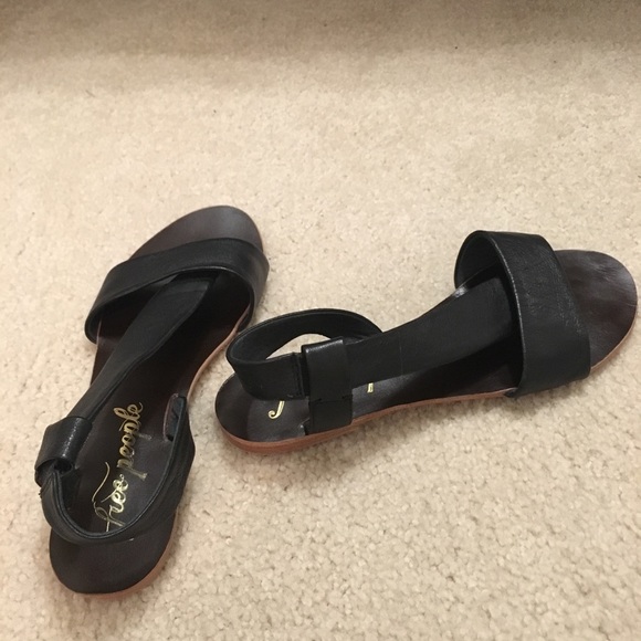Free People Under Wraps Sandals - Picture 4 of 6